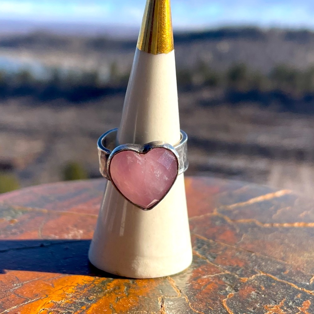 Sundance Catalogue Rosy Quartz Ring Size 7. Hallmarked silver.
